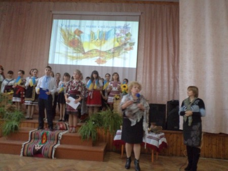 Виховний захід : "Українська хата - колиска роду"